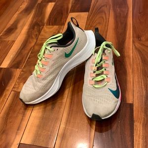 Nike Women’s Air Zoom Pegasus 37 size 8.5